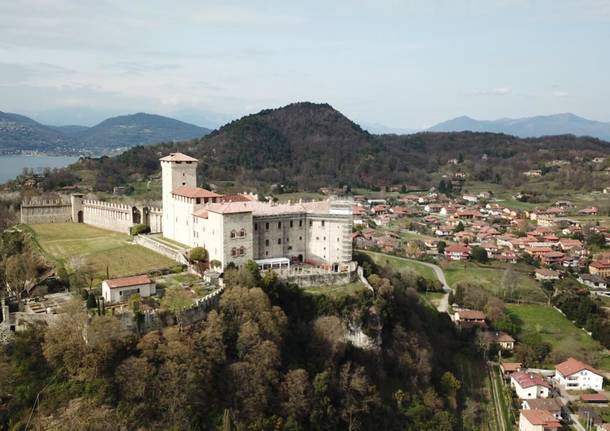 Angera deserta dal drone