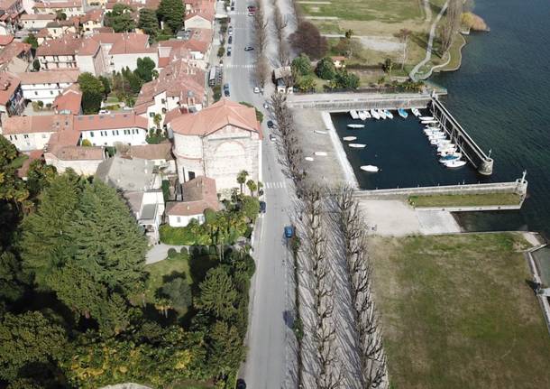 Angera deserta dal drone