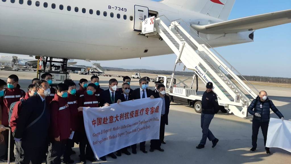 Arrivo cargo medici materiale dalla Cina