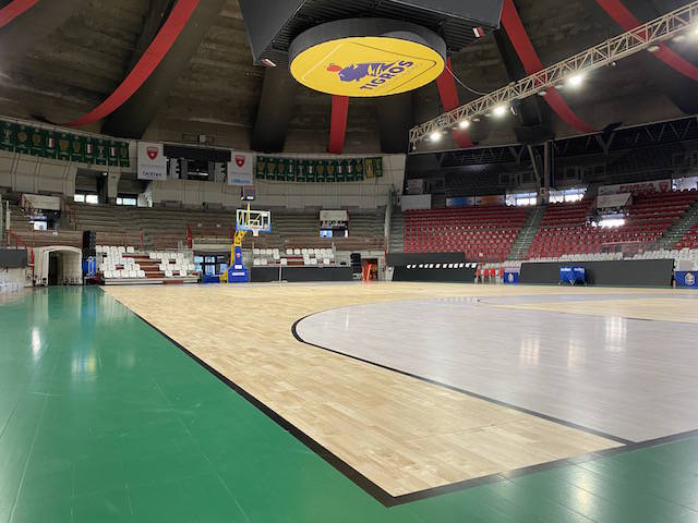 Il nuovo parquet alla Enerxenia Arena