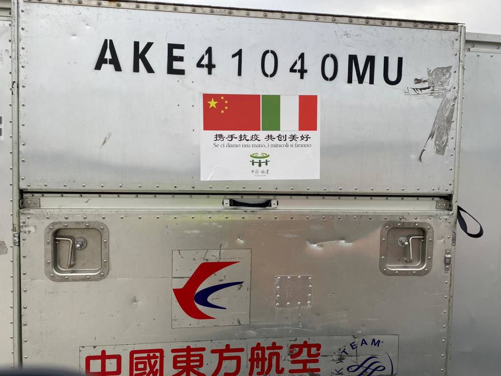 China Eastern Airlines atterra a Malpensa con gli aiuti contro il coronavirus