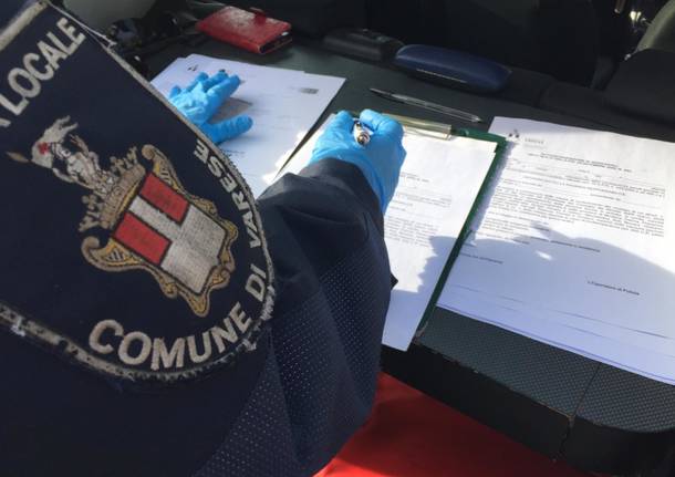 controllo vigili polizia locale di varese per coronavirus