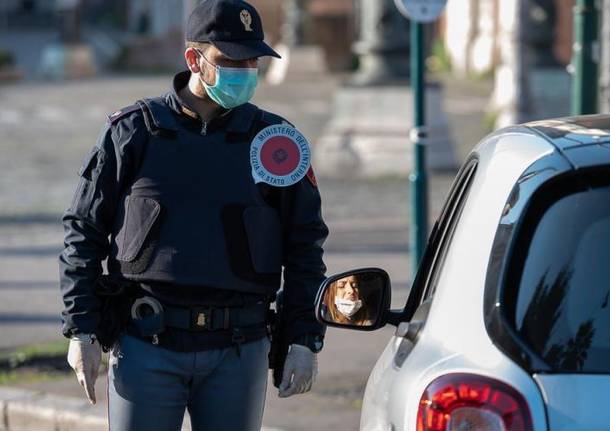 polizia controllo coronavirus