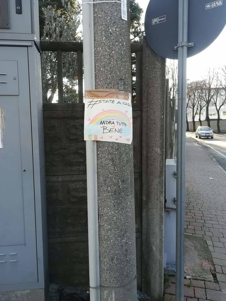 Gli arcobaleni dei bambini che colorano Caronno Pertusella e il Saronnese