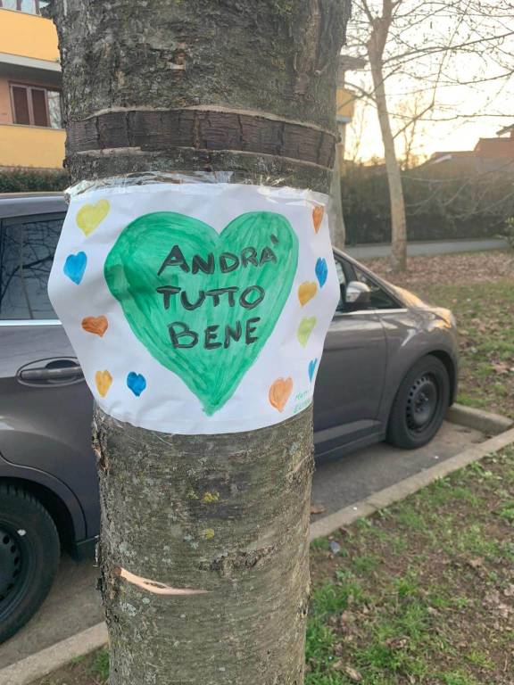 Gli arcobaleni dei bambini che colorano Caronno Pertusella e il Saronnese