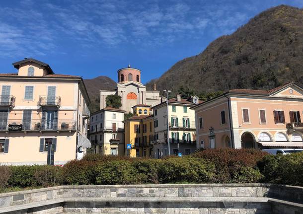 laveno mombello