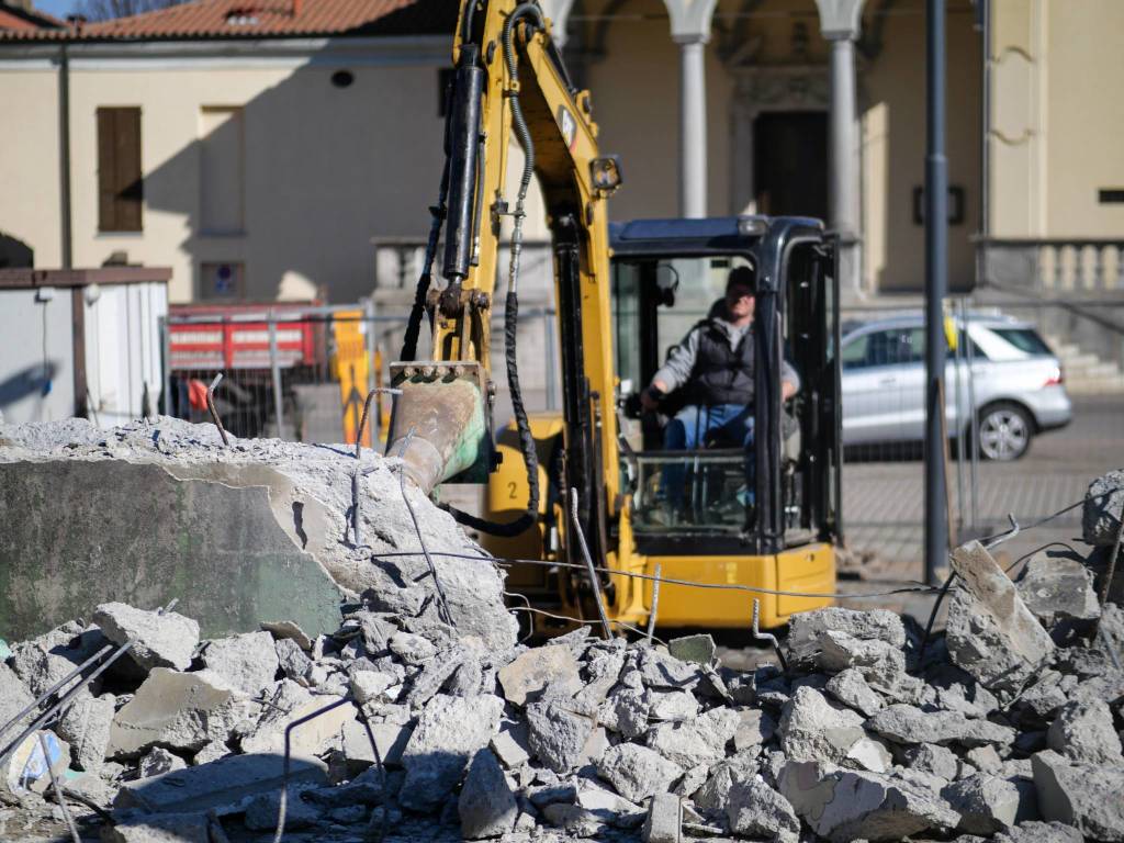 lavori nuova piazza albizzate