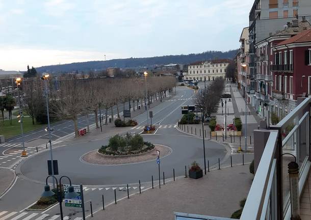 Le foto di Arona deserta