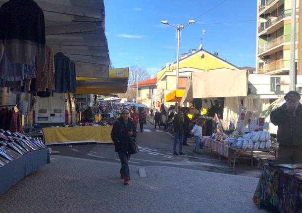 mercato sesto calende