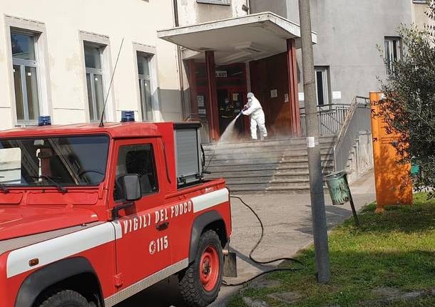 Sanificazione negli ospedali di Garbagnate e Rho con i Vigili del Fuoco Volontari di Garbagnate 