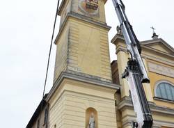 Tronano a Bizzozero le lancette della chiesa