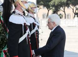 25 aprile: il presidente Mattarella da solo all'Altare della Patria