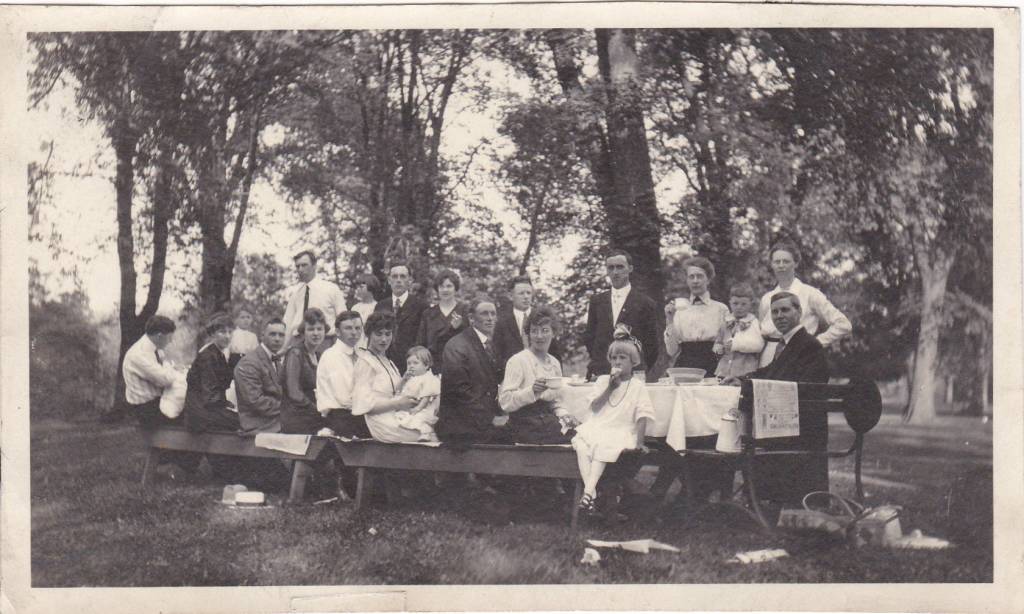 Cernobbio - Mostra pic-nic storici a Villa Bernasconi