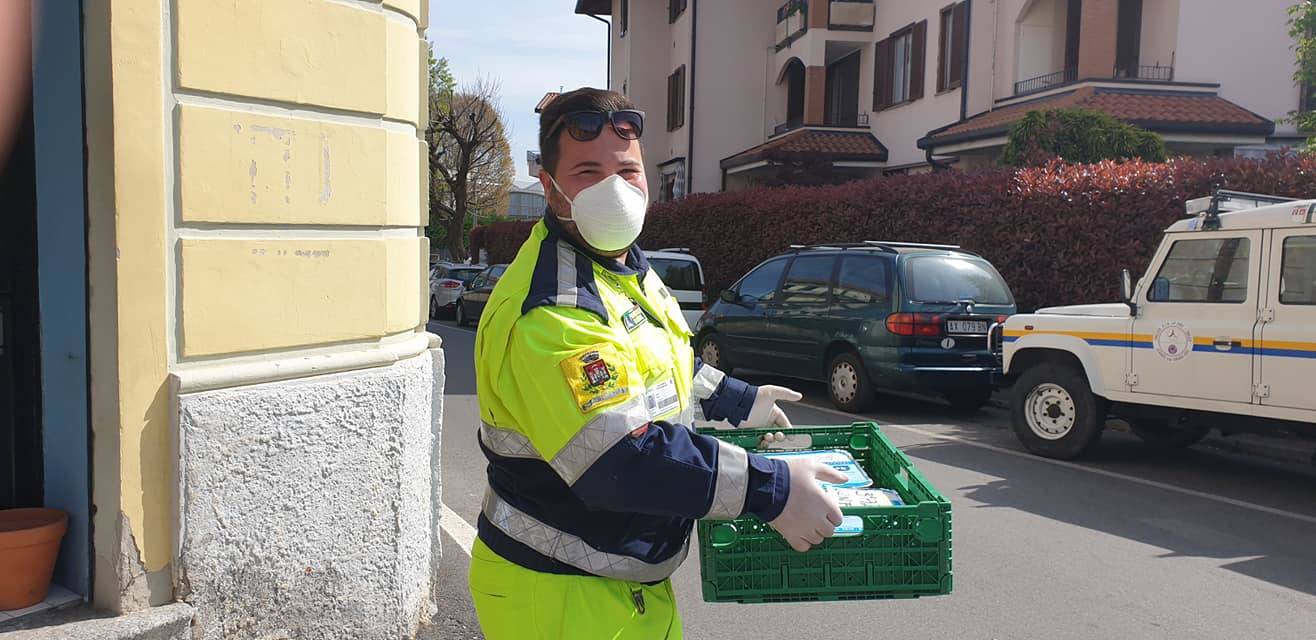 Dadaumpa prepara ottocento pasti per l'ospedale 