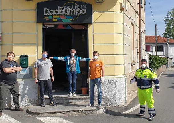 Dadaumpa prepara ottocento pasti per l'ospedale