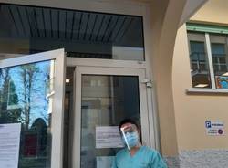In comune a Malnate si preparano e donano Visiere protettive