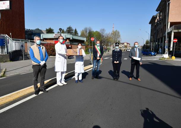 La città porta omaggi all'Ospedale di Busto