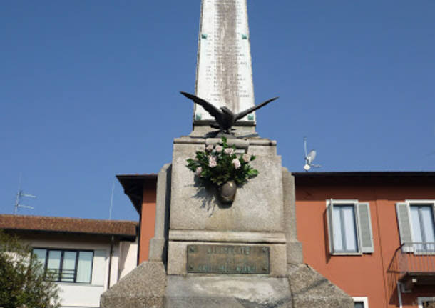 monumento caduti cadrezzate