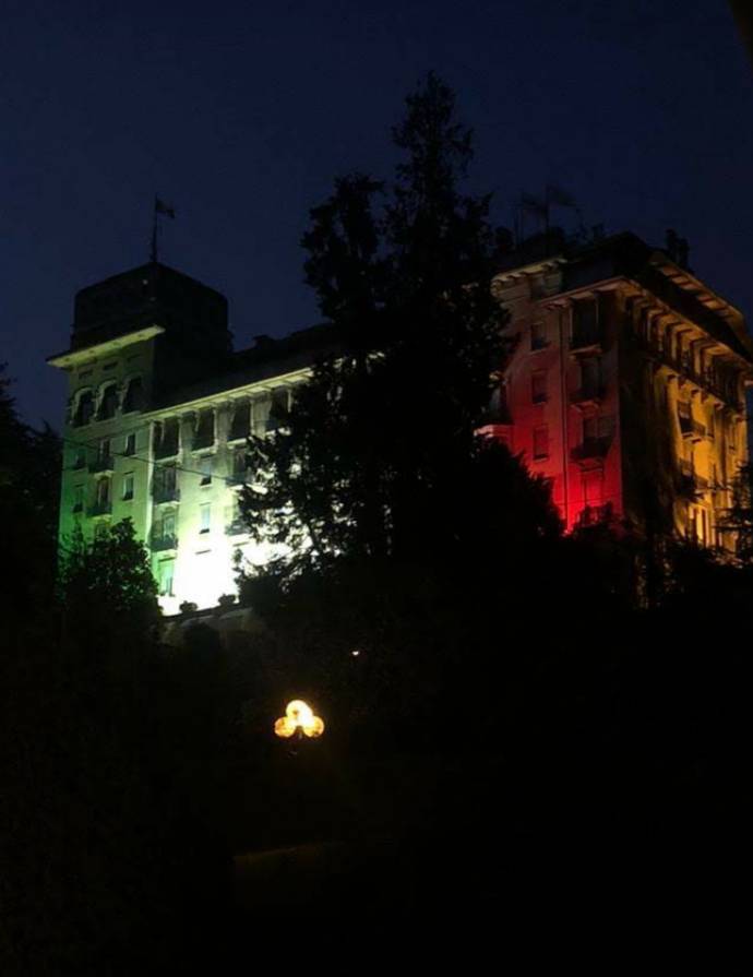 Palace tricolore