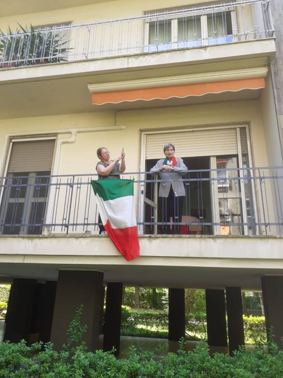 Saronno: il 25 aprile si festeggia dai balconi
