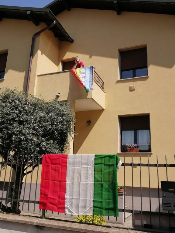 Saronno: il 25 aprile si festeggia dai balconi