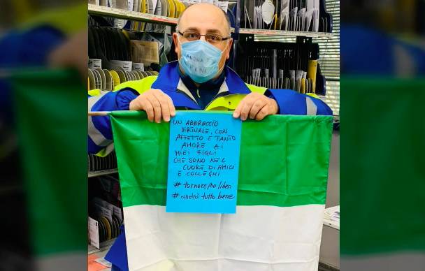 Saronno, portalettere e staff del Centro Distribuzione di Poste Italiane: "Andrà tutto bene!"