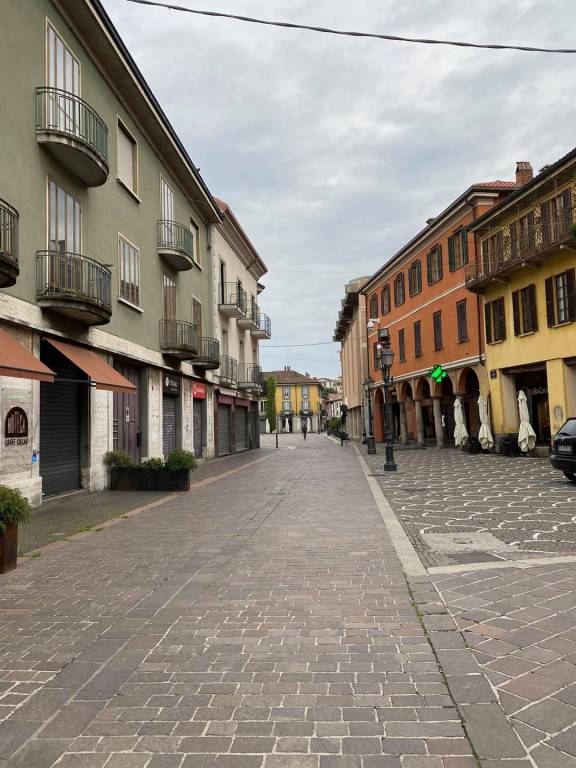 Saronno, strade vuote e piazze deserte