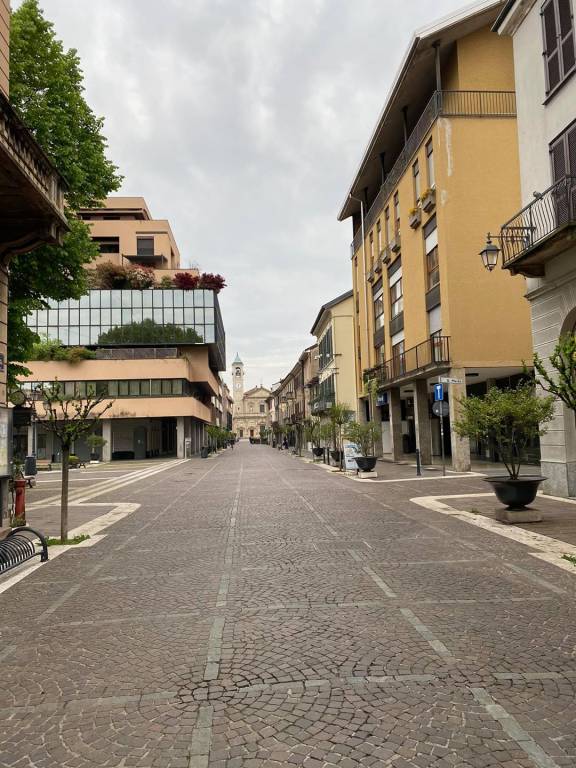 Saronno, strade vuote e piazze deserte