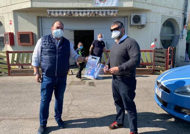 Visiere protettive made in Casciago donate alla Polizia di Stato