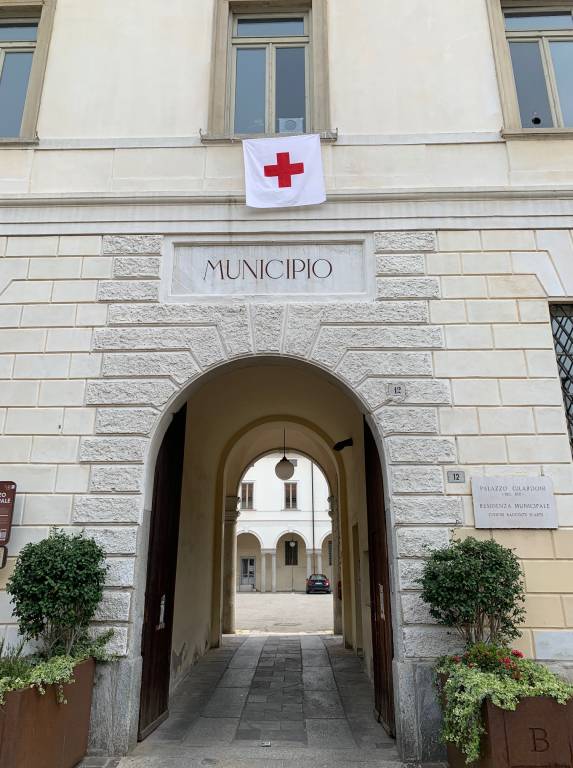 Il grazie di Busto alla Croce Rossa