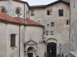 Riprende la salita al Sacro Monte per il Rosario