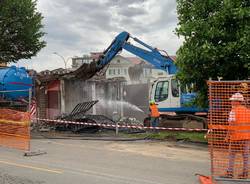 Demolizione palazzina “ex taxi” in zona stazioni Varese 