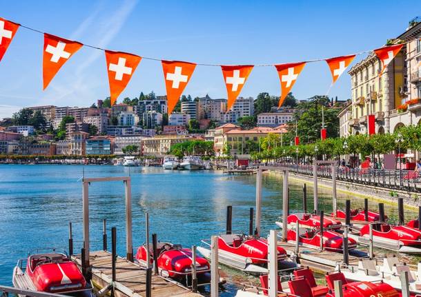 Foto Ticino con bandiera svizzera