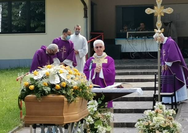 Il funerale del dottor Bruno Nicola a Gorla Minore