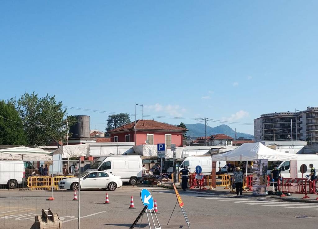 Il mercato di Varese di nuovo "Al completo"