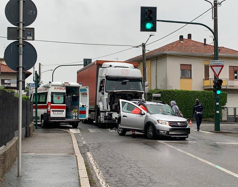 incidente caronno varesino