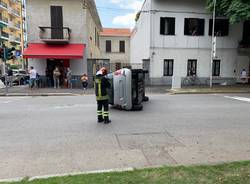 incidente stradale busto arsizio ribaltamento