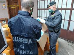 La Guardia di Finanza sequestra 72 mila mascherine non conformi