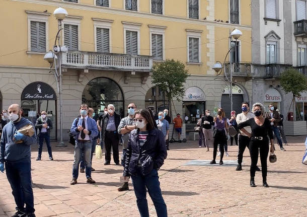 La protesta degli esercenti a Busto Arsizio