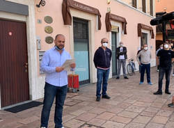 La protesta degli esercenti a Busto Arsizio