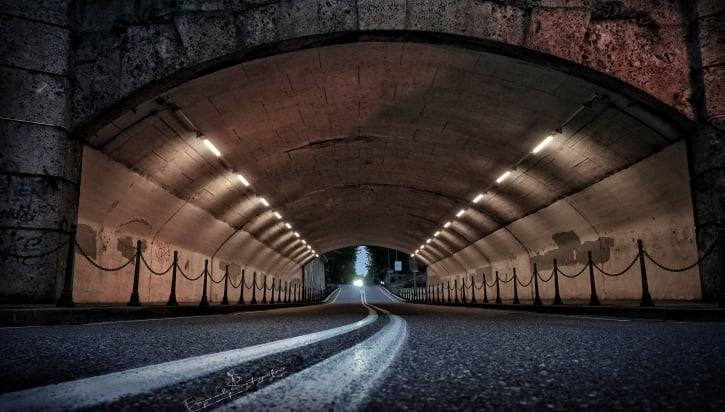 nuova illuminazione per il sottopassaggio di via I° maggio