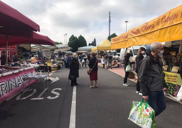 Saronno, si popola il secondo mercato del mercoledì "post coronavirus"