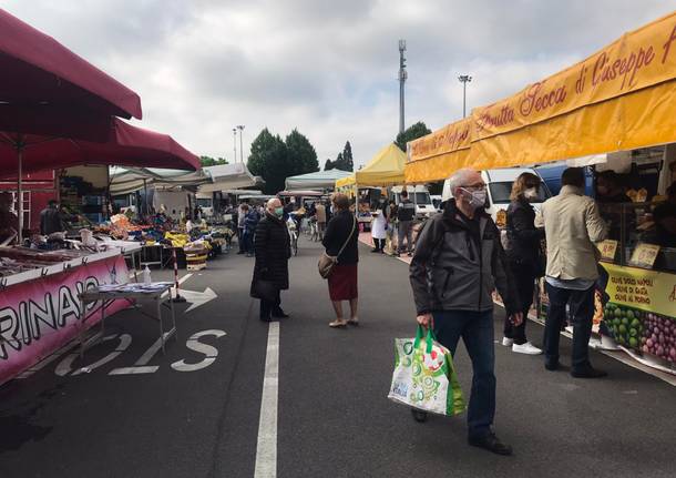 Saronno, si popola il secondo mercato del mercoledì "post coronavirus"