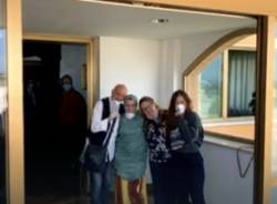 Un lungo abbraccio con i genitori e la sorella: Silvia Romano è arrivata in Italia