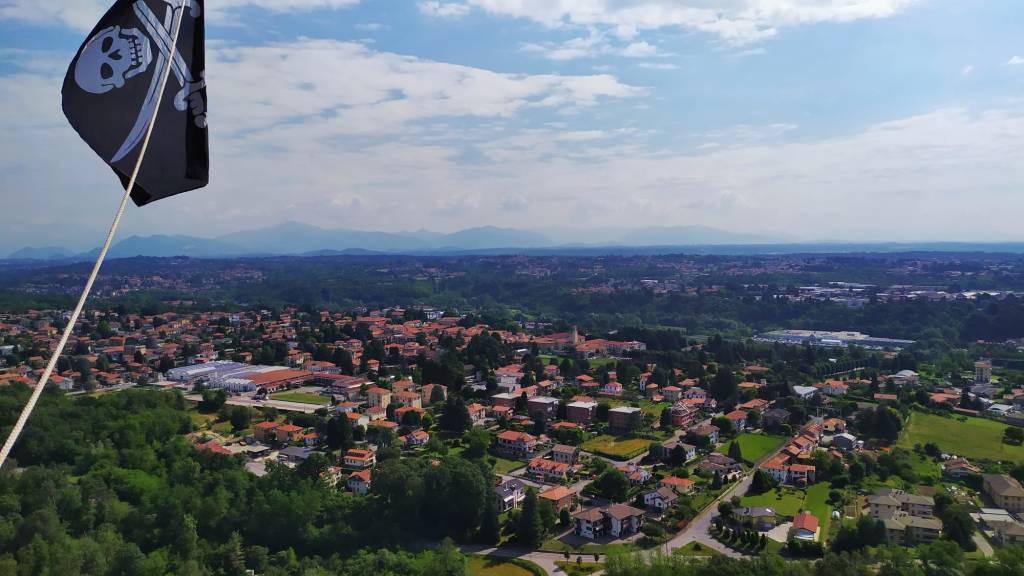 Un volo in mongolfiera per ricordare le vittime del Covid19