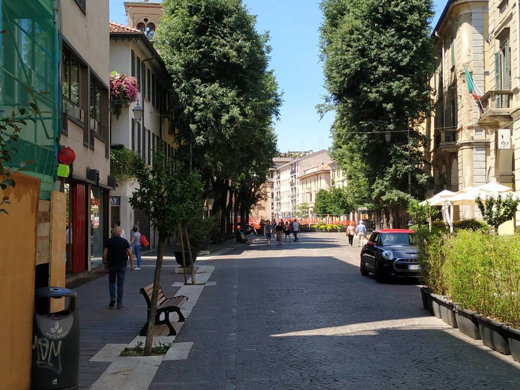 Una mattinata nel centro di Saronno nella prima domenica "post quarantena"