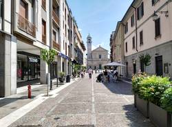 Una mattinata nel centro di Saronno nella prima domenica "post quarantena"