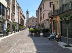 Una mattinata nel centro di Saronno nella prima domenica "post quarantena"