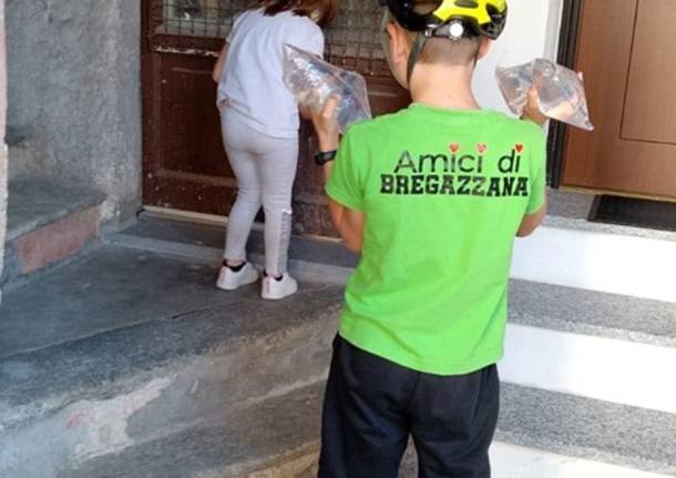 A Bregazzana si consegna l'acqua agli anziani