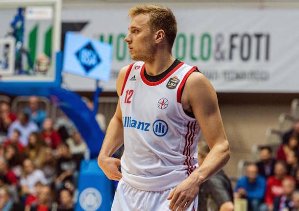 arturs strautins basket pallacanestro varese